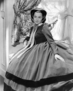 384px-Olivia_de_Havilland_Publicity_Photo_for_Gone_with_the_Wind_1939